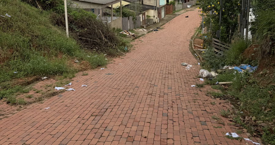 Moradores do Rosa Gonçalves pedem providências na coleta de lixo em Sena Madureira