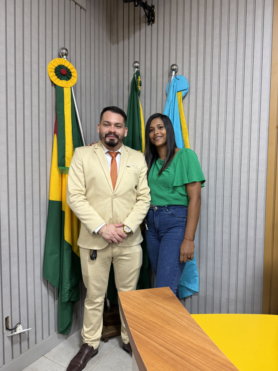 Maycon Moreira parabeniza irmã por nomeação na Secretaria de Meio Ambiente de Sena Madureira